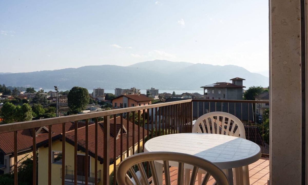 Verbania Apartment | Apartment 'Verbania Panorama Lago' with Lake View and Balcony