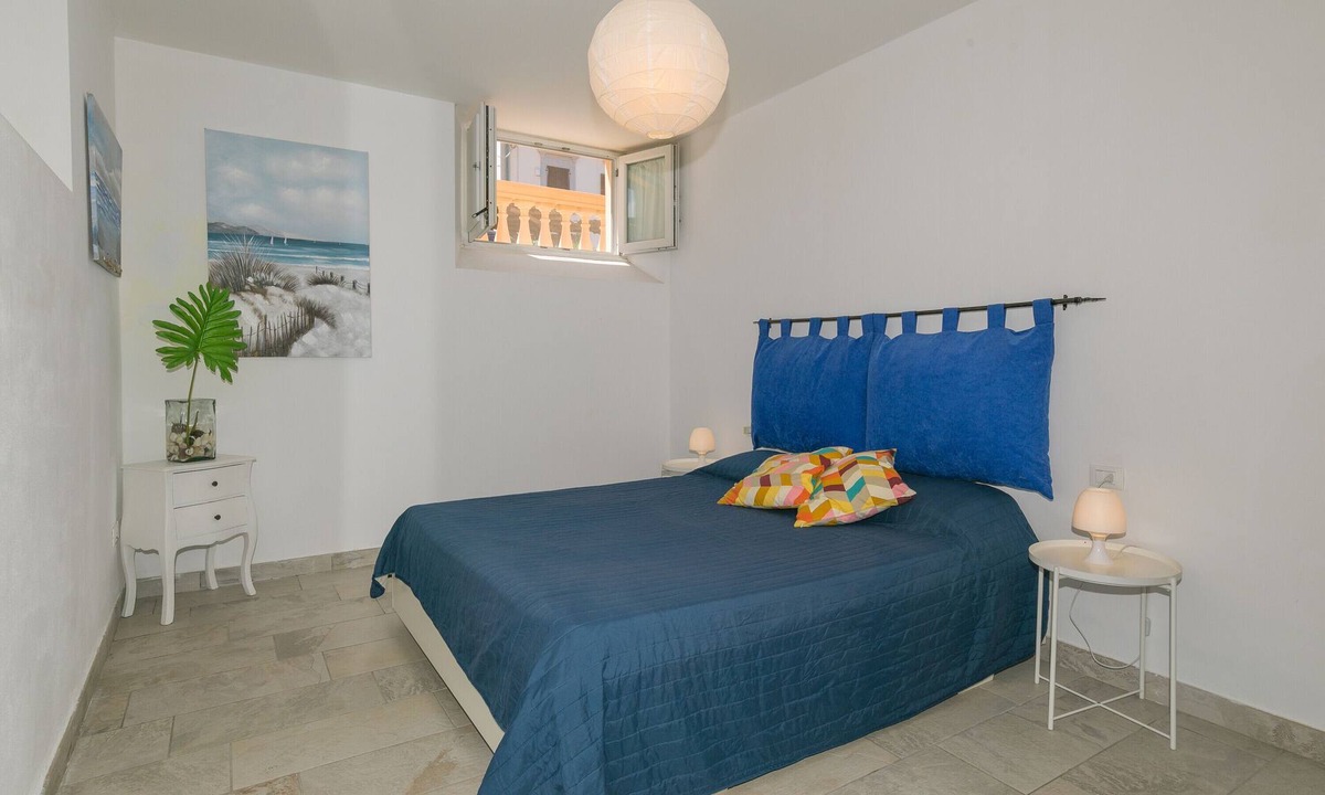 San Vincenzo Apartment | Apartment 'Villa Corallo - Agata' with Shared Garden, Wi-Fi and Air Conditioning