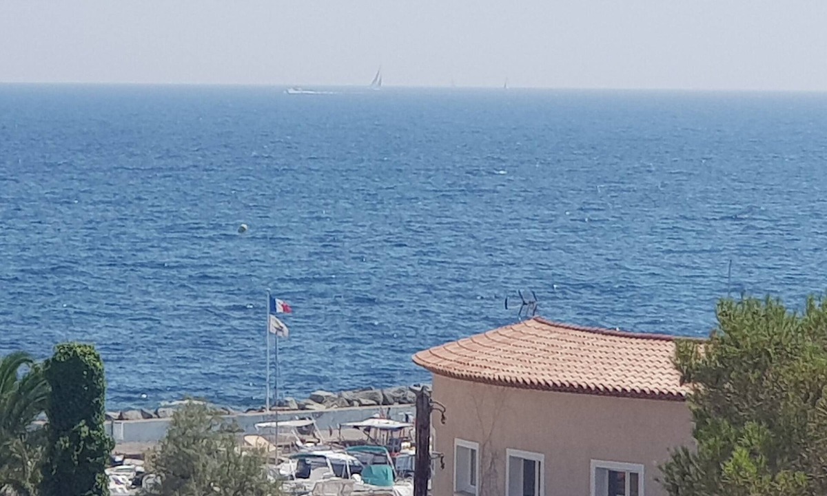 Boulouris-sur-Mer Apartment | Apartment with sea view. Large terrace.