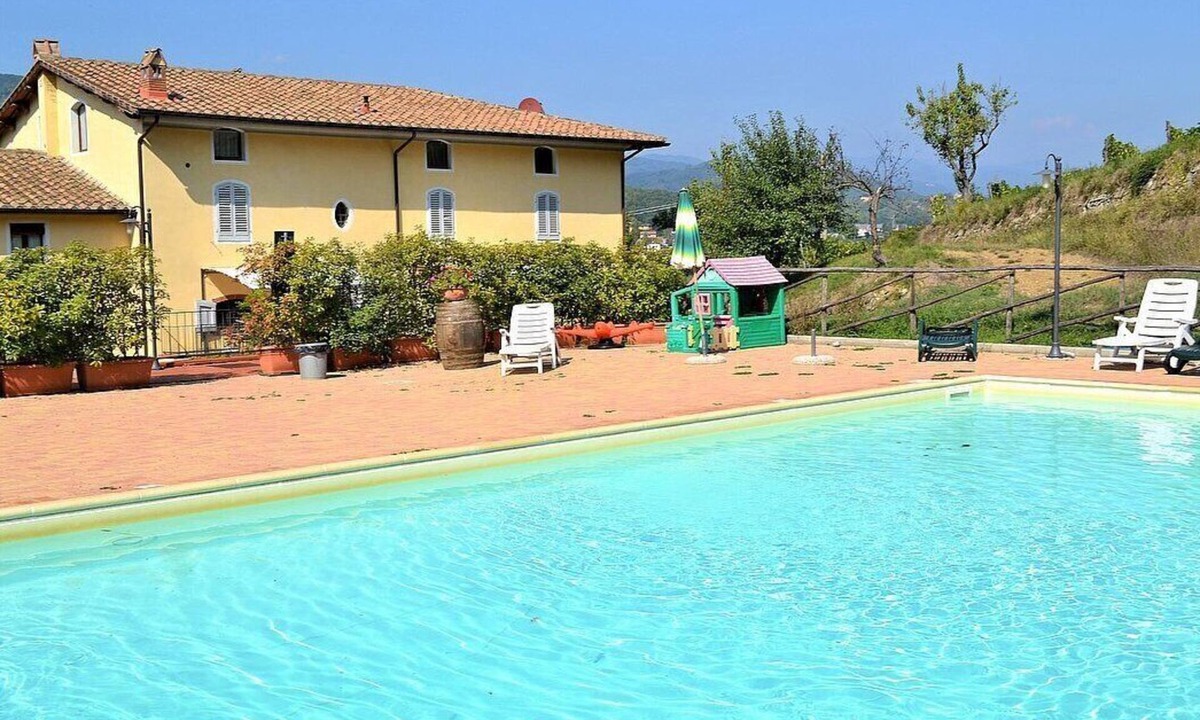 Serravalle Pistoiese House | Appartamento Clarabella A: A characteristic and welcoming two-story apartment that is part of a villa built on a hillside, surrounded by meadows and woods, with Free WI-FI.
