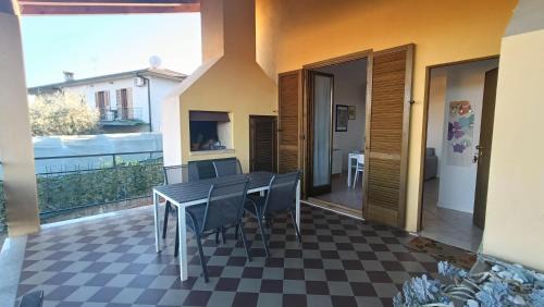 Polpenazze del Garda Apartment | Appartamento Polpenazze - Relax in collina con piscina