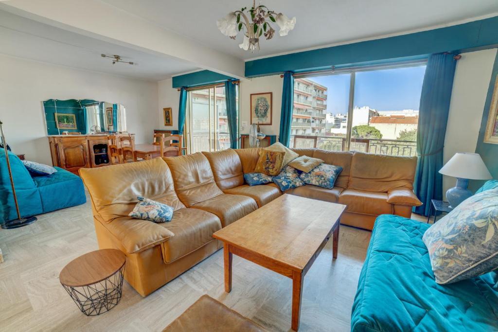 Antibes City Centre Apartment | Appartement d'une chambre avec balcon amenage et wifi a Antibes a 1 km de la plage