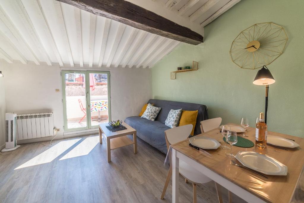 Grasse Apartment | Apt terrasse centre historique