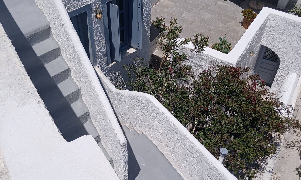 Pyrgos House | Authentic Castle House in Santorini(sleeps 5)