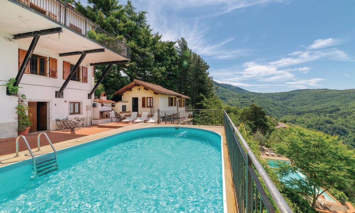 Loro Ciuffenna Apartment | Awesome apartment in Loro Ciuffenna AR
