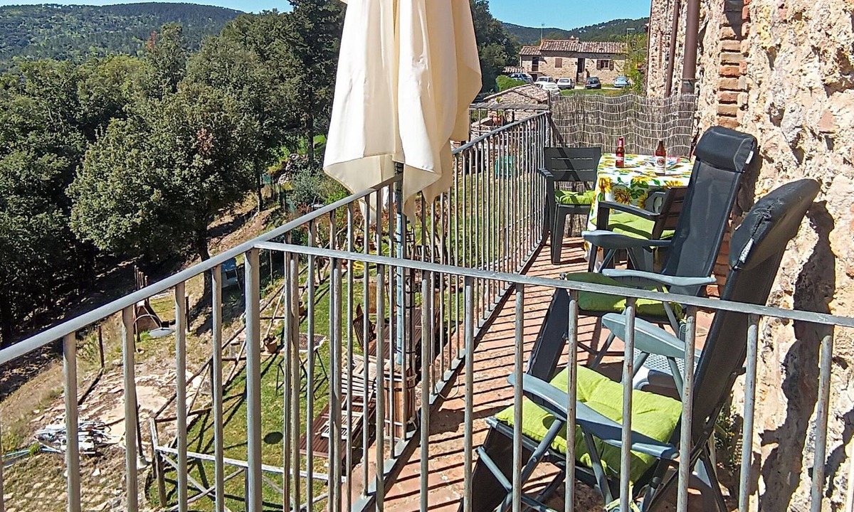 Castello di Tocchi Apartment | Awesome apartment in Monticiano