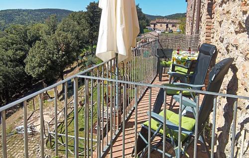 Castello di Tocchi Apartment | Awesome Apartment In Monticiano