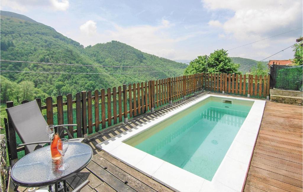 Montefegatesi House | Awesome Home In Montefegatesi With Wifi
