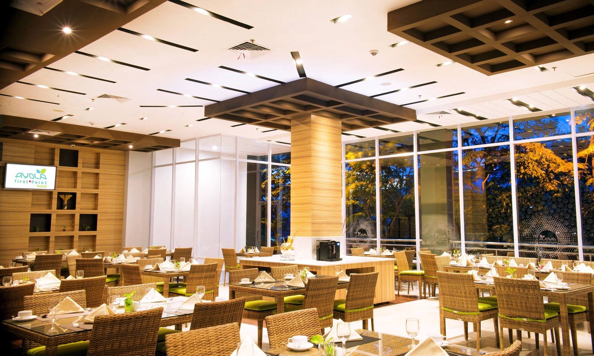 Pekanbaru Hotel | Ayola First Point Hotel Pekanbaru