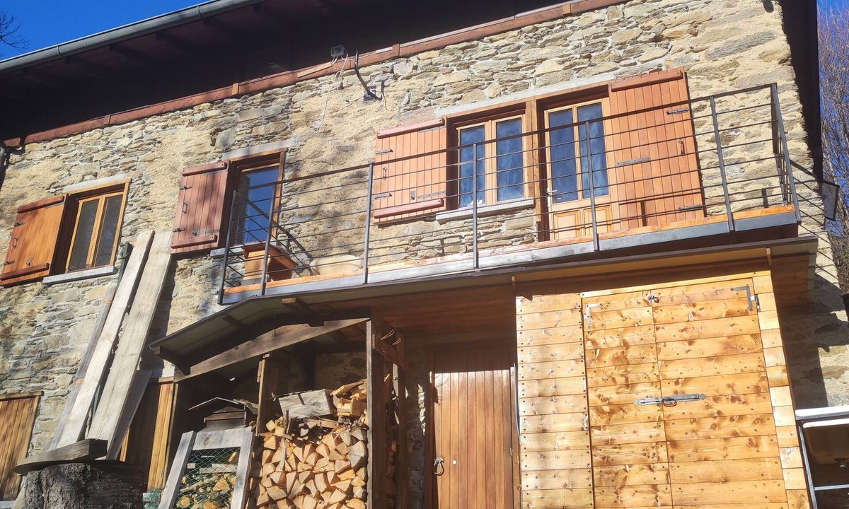 Sueglio Cabin | Baita Carlito - Quiet and sunny setting overlooking the forest