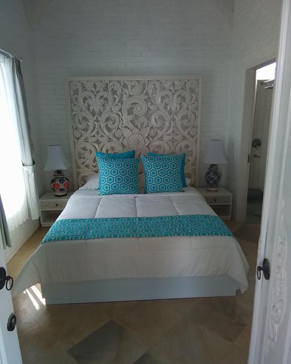 Pemecutan Kelod Villa | Bali Piramidas White Villa's