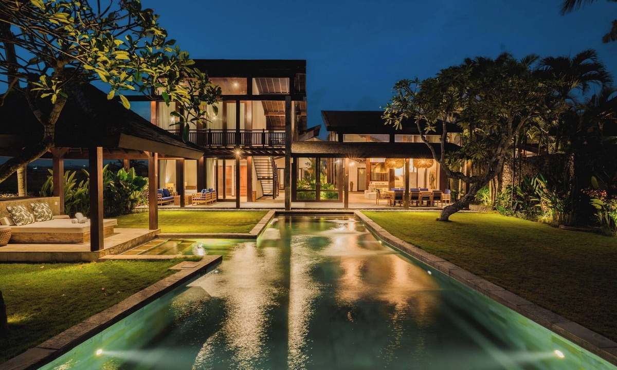 East Selemadeg Villa | Beachside Luxury in Tabanan!