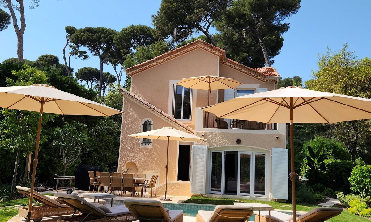 Cap-d'Antibes Villa | Beautiful and luxurious villa on cap d antibes