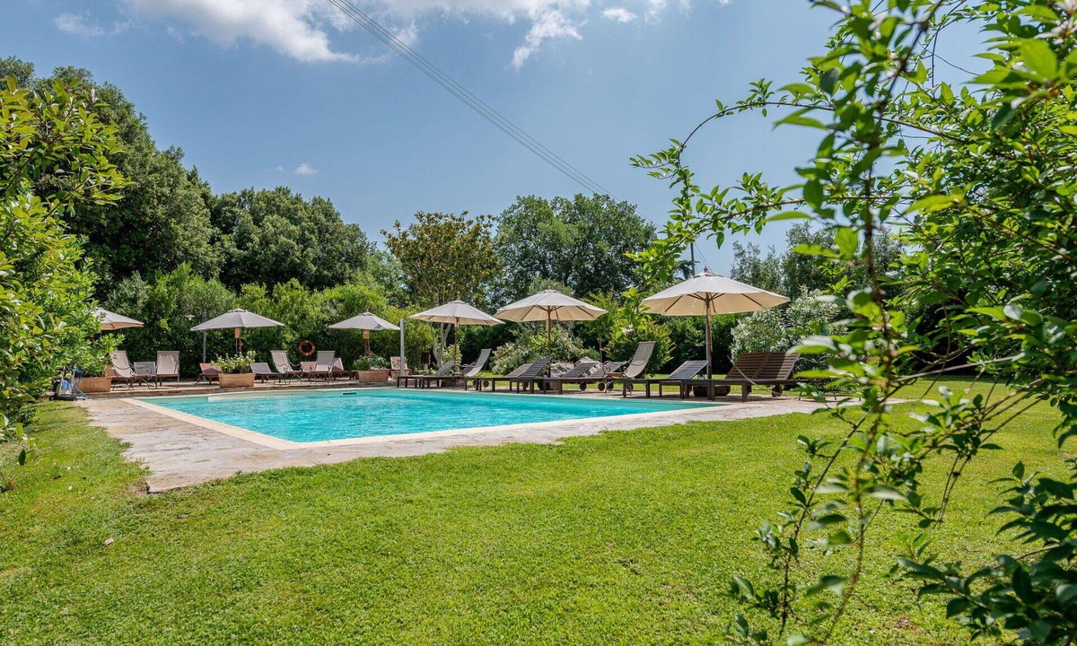 Poggi del Sasso Villa | Beautiful apartment in villa for 2 people with pool, A/C, WIFI, TV, patio and pets allowed