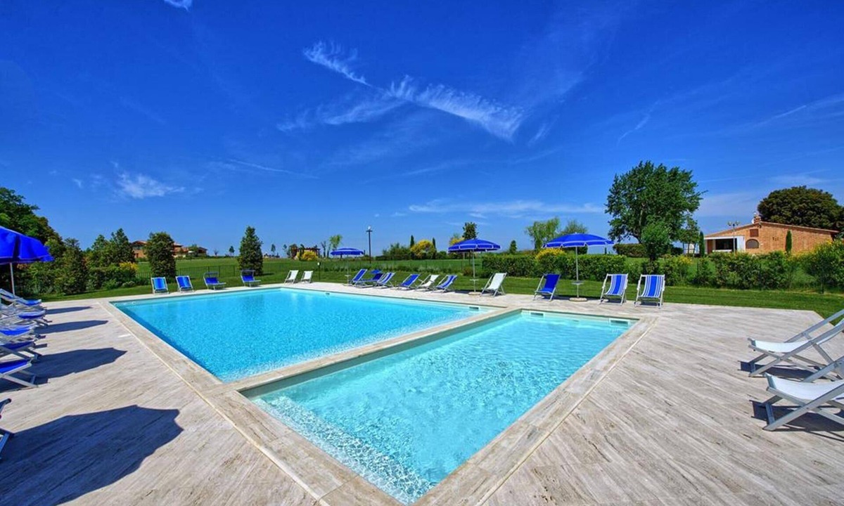 Montaione Villa | Beautiful apartment in villa for 4 guests with A/C, WIFI, pool and veranda, close to San Gimignano