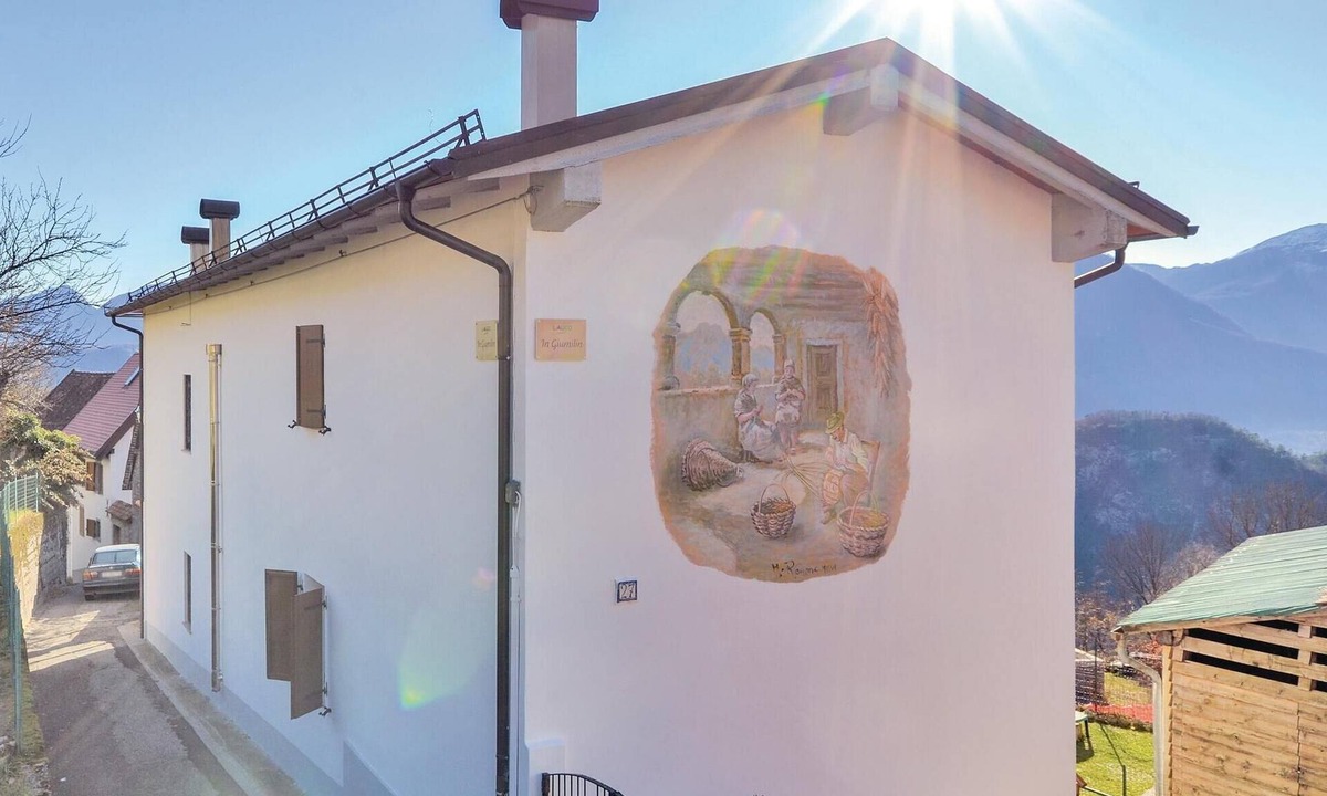 Trava House | Beautiful home in Lauco (UD) with WiFi