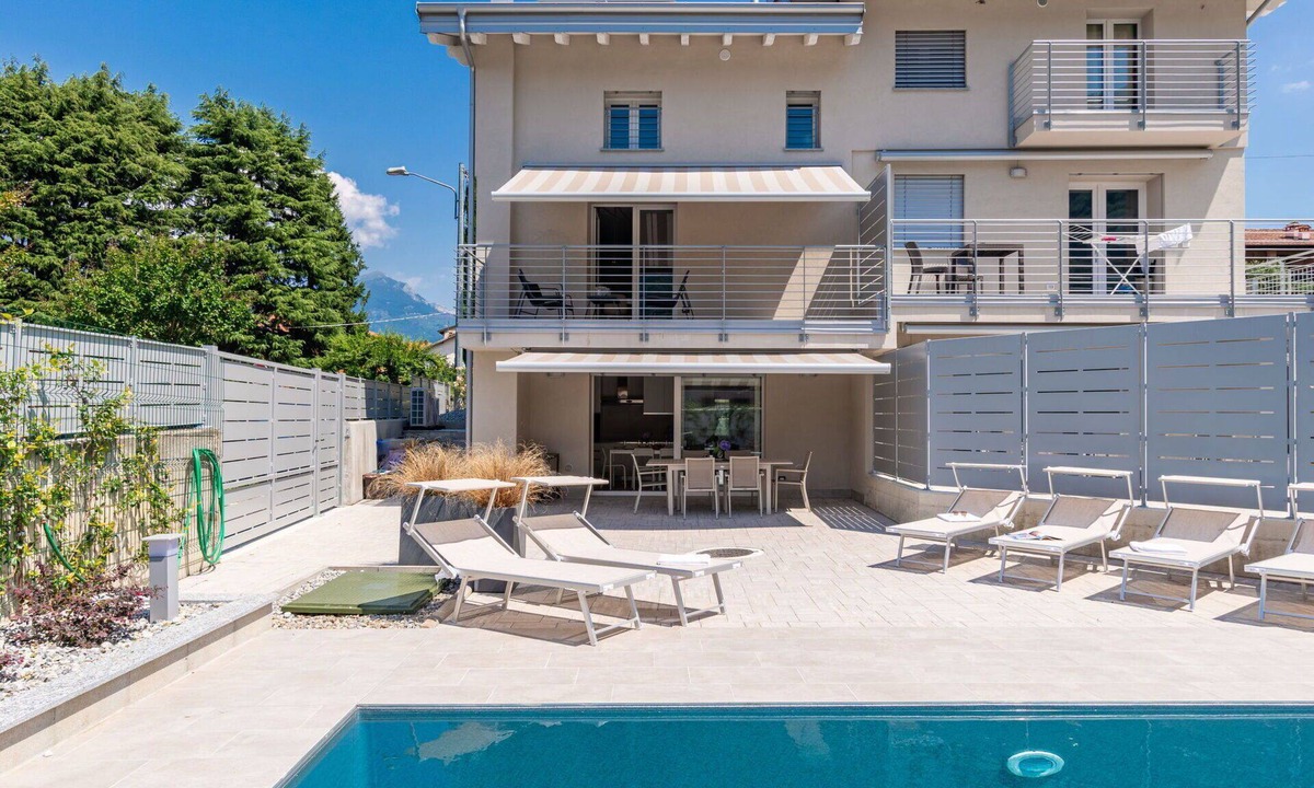 Colico Piano House | Beautiful private villa for 6 people with A/C, WIFI, private pool, TV, patio and pets allowed