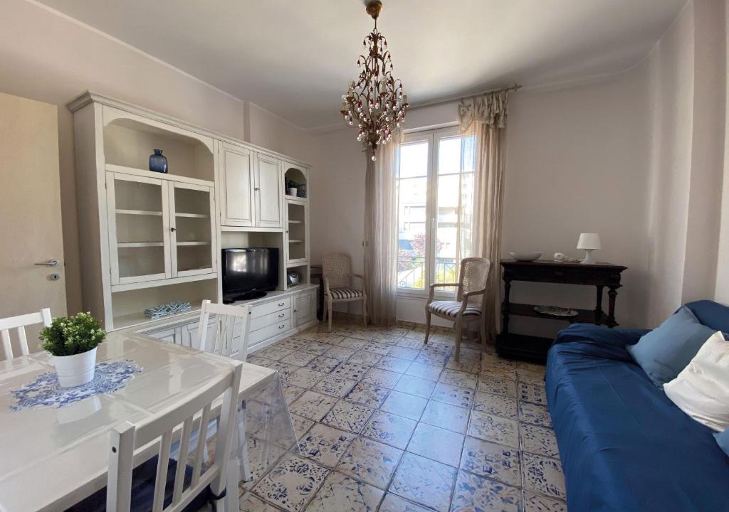 Les Baumettes Apartment | BEAUTIFUL renovated apartment ,NEXT TO THE BEACH ! AIR-C, FREE PARKING!