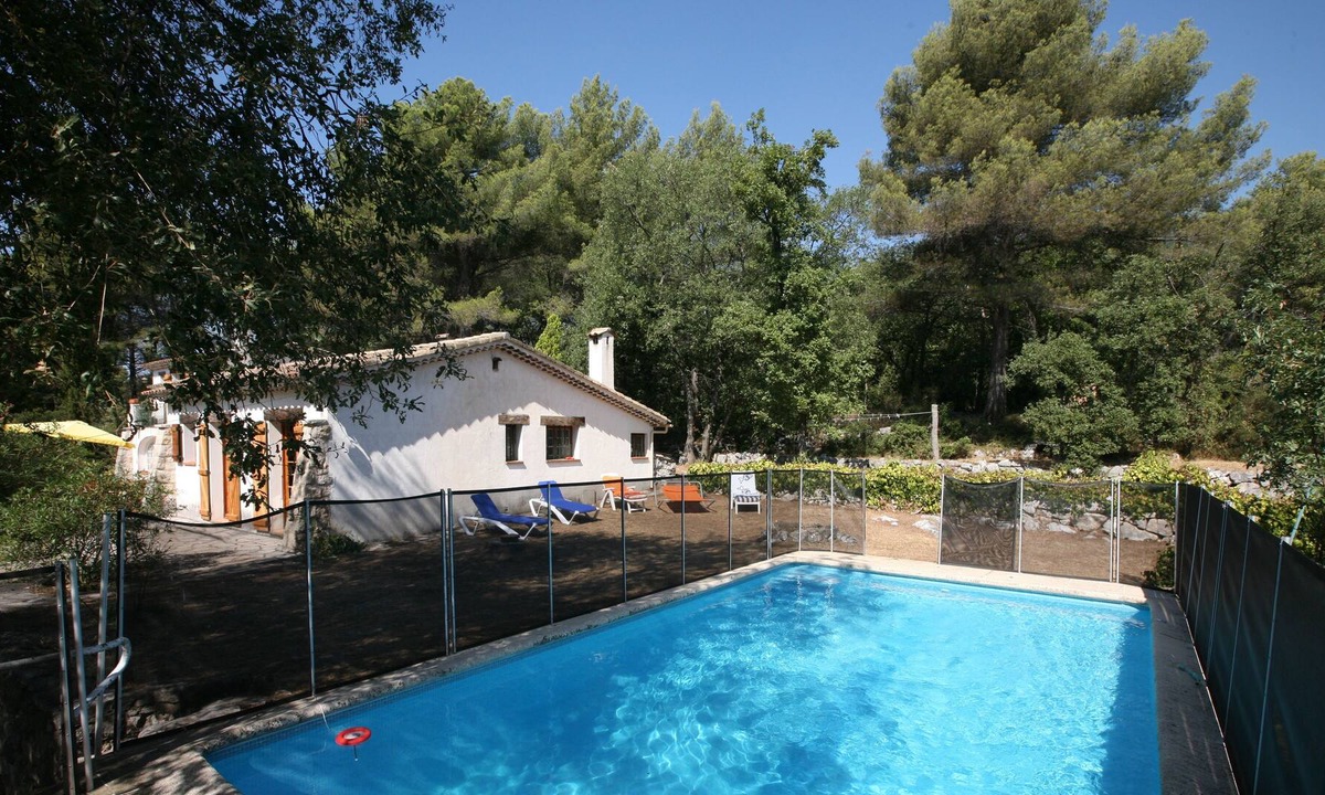 Tourrettes-sur-Loup House | Beautiful Villa 10 people - Swimming pool - Large garden - Very quiet