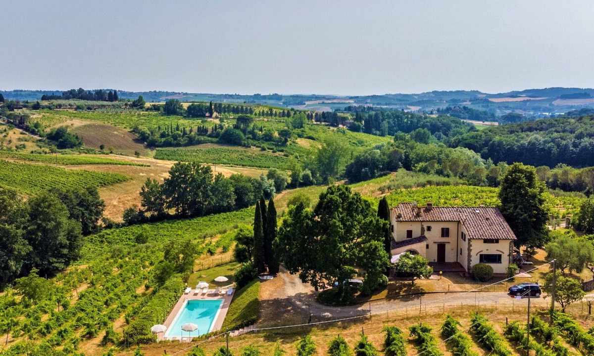 Scandicci House | Beautiful villa for 16 people with private pool, WIFI, TV, patio, pets allowed and panoramic view