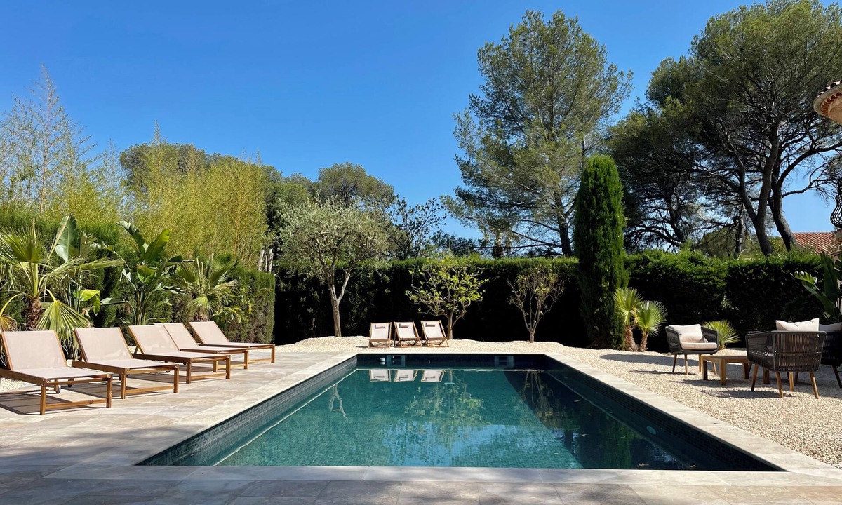 Boulouris-sur-Mer Villa | Beautiful Villa With Pool Near the Beach