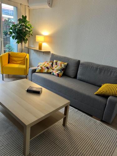 Saint-Sylvestre Apartment | Bel appartement spacieux avec joli balcon arboré, calme, bien situé, centre ville