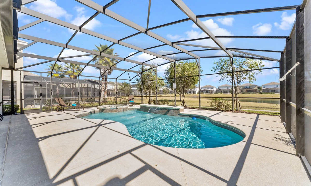 Kissimmee Resort | BELLA VIDA 577MB- 5BEDROOMS - 10 GUESTS - LAKEVIEW - AMAZING LOCATION-CLOSE TO DISNEY PARKS AND MORE