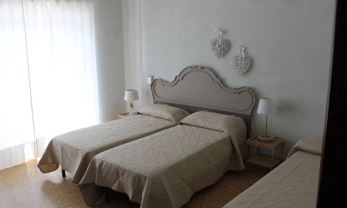 Tirrenia Apartment | BELVEDERE APARTMENT, CENTRAL, COMFORTABLE, BEACH FRONT, PERFECT FOR FAMILIES