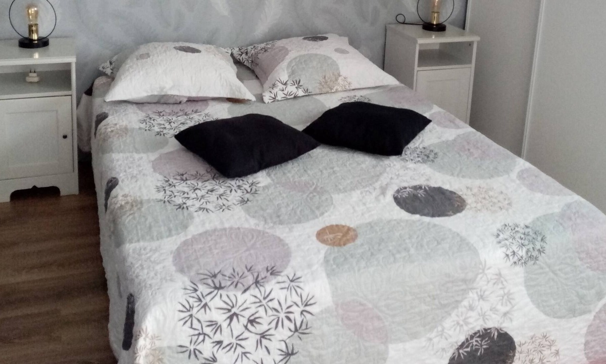 Contes House | blue shutters Homestay rooms with private access