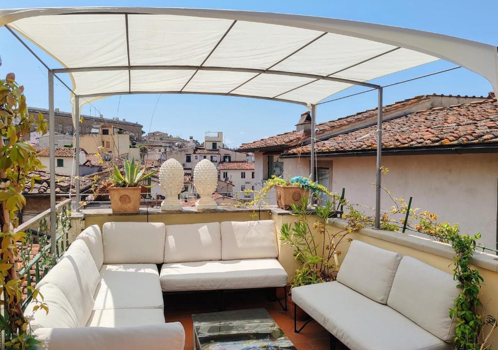 Oltrarno Apartment | Borgo San Jacopo Penthouse by 360Rentals