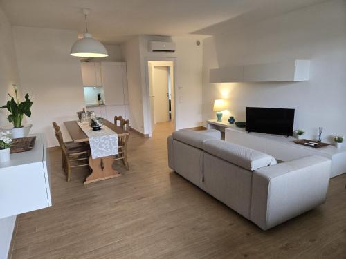 Colombare Apartment | Brema Beach House Sirmione
