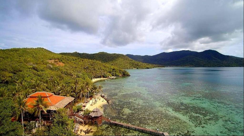 Karimunjava Resort | Breve Azurine Lagoon Resort