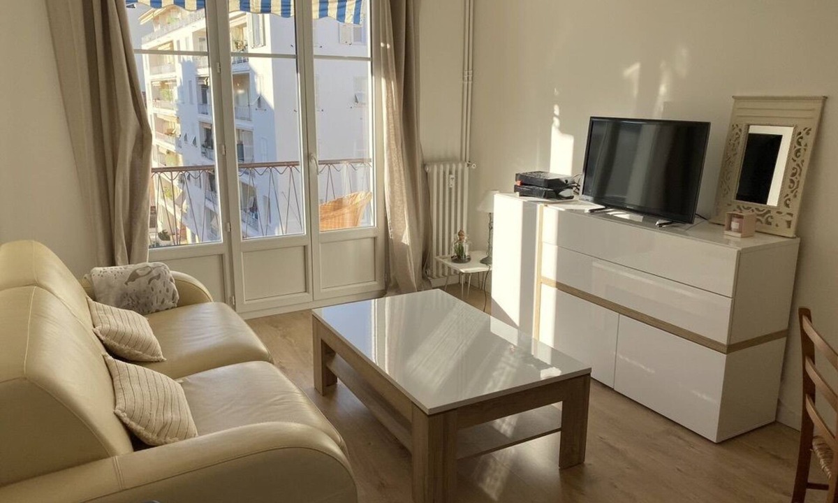 Saint-Sylvestre Apartment | Bright 3 room apartment of 60m2 air conditioned, renovated in 2019