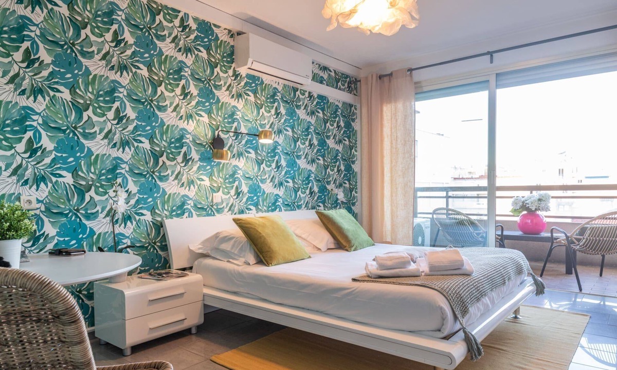 Juan-les-Pins Apartment | Bright and Cosy 4A - Studio Apartment, Sleeps 2