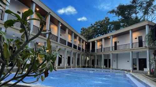 Dinoyo Hotel | Bwalk Hotel & Villa Malang