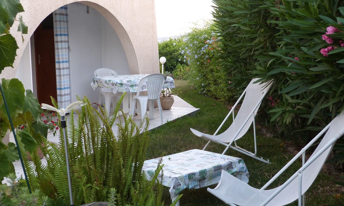 Cagnes-sur-Mer Apartment | Cagnes sur mer in villa with garden your studio with terrace and parking