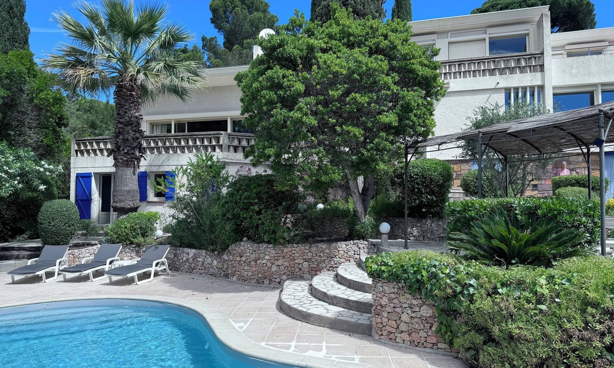 Les Issambres Villa | Californian-type villa with luxurious furnishings