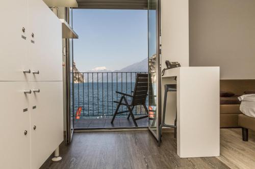 Campione del Garda Hostel | Campione Univela Rooms & Beds - Private Beach