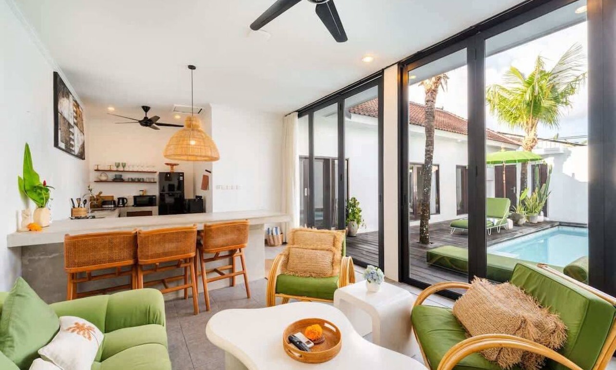 Batu Bolong House | Canggu Villa Private Pool Close to Beaches & Cafes