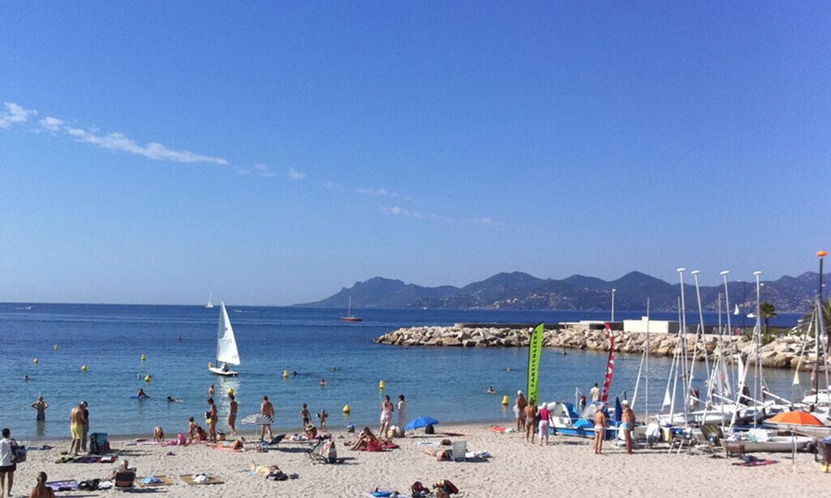 Cannes Apartment | CANNES 2 pers studio Near Croisette + beaches, Airconditioned + WIFI