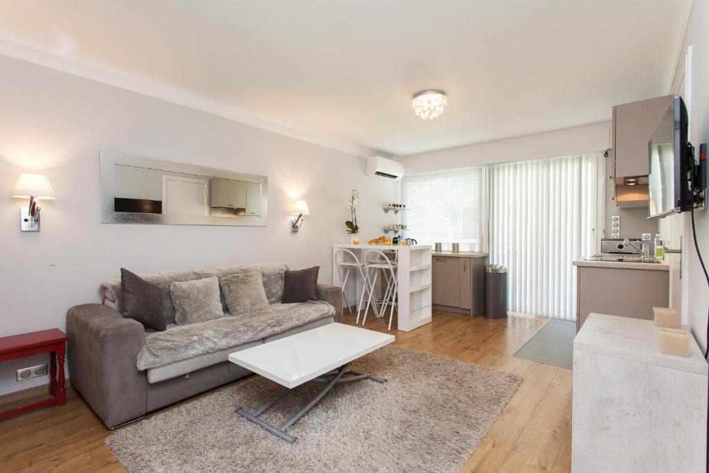 Cannes City Centre Apartment | Cannes Centre Lamy T2 35m2 Terrasse 12m2