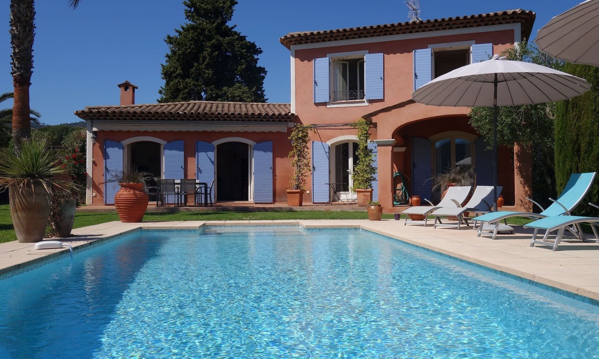 Mandelieu-La-Napoule Villa | Cannes Mandelieu villa with private pool.