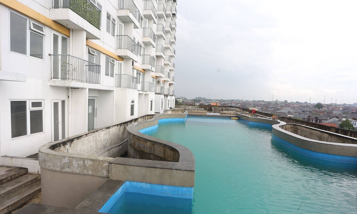 Bekasi Hotel | Capital O Iconic Rooms @ Golden City