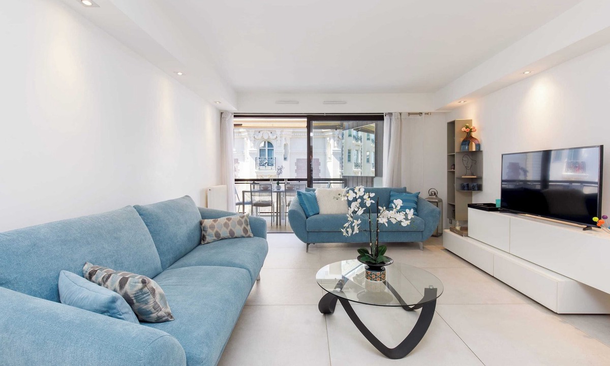 Cannes City Centre Apartment | Carlton area: chic & new 2 beds/2 baths
