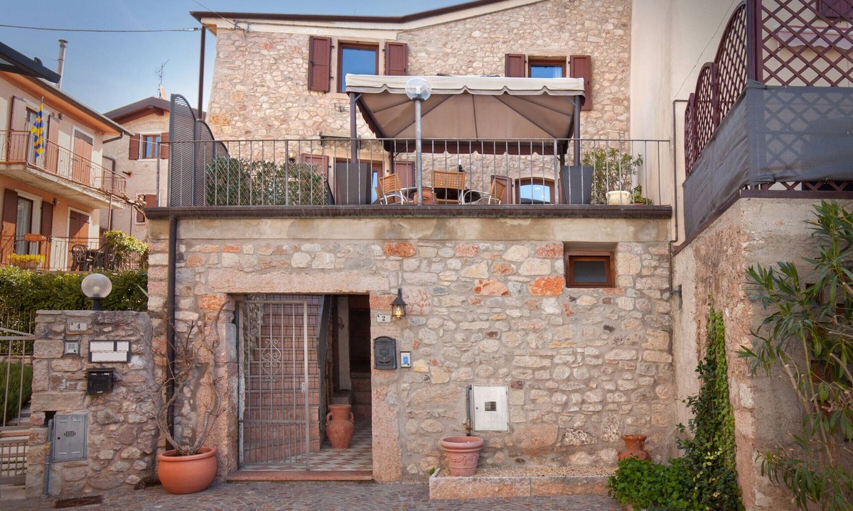 Albisano Apartment | Casa Delle Stelle with Terrace