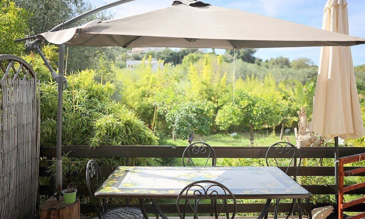 Noto Marina Villa | Casa Denisa: A welcoming villa surrounded by a lemon and orange garden, with Free WI-FI.