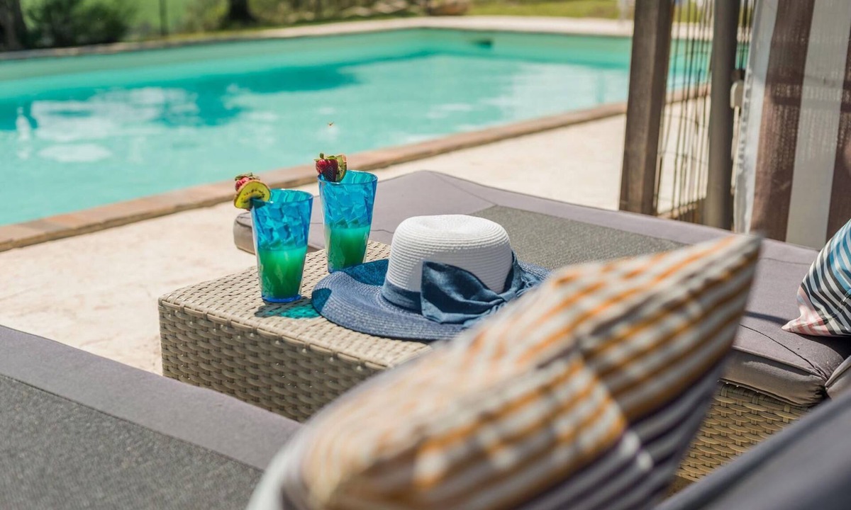 Mogliano Villa | Casa Infinito - 2 bedrooms, panoramic pool, airco, wifi, Marche
