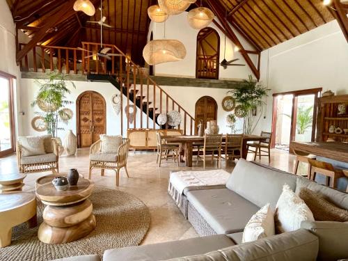 Medahan Villa | Casa Sal Bali - Seaside villa at Keramas Beach