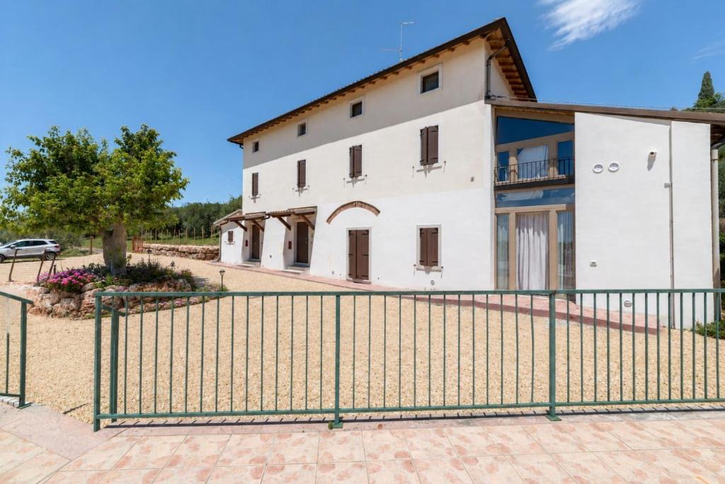 Cavaion Veronese Apartment | Casale dei Sogni Intera Villa Privata