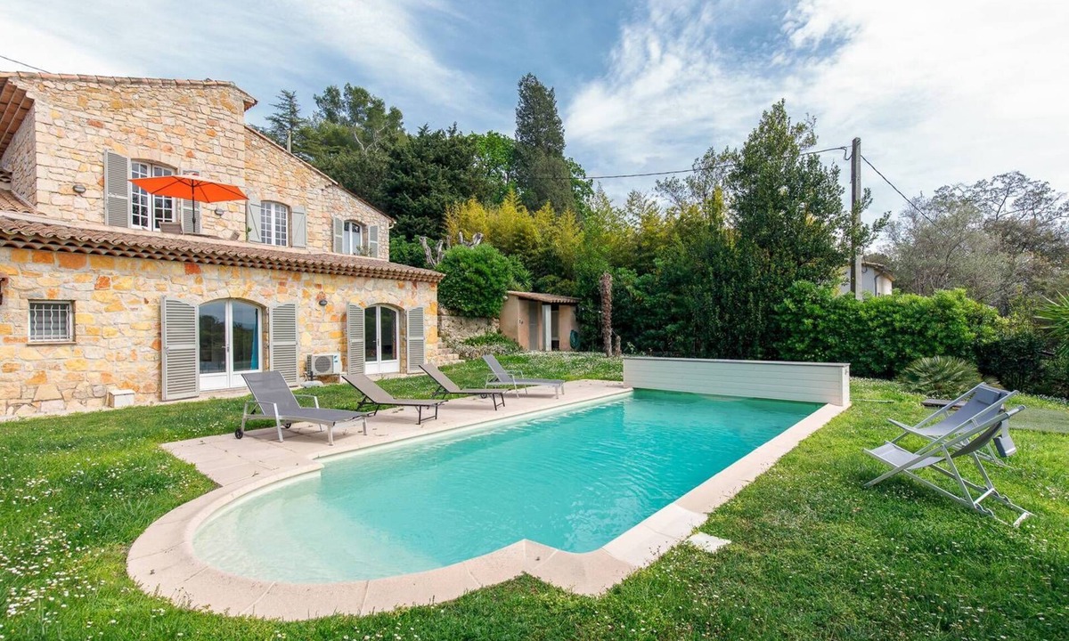 Mougins House | Charming Provencal farmhouse, swimming pool, sea view. Ideal for your holidays in Mougins!
